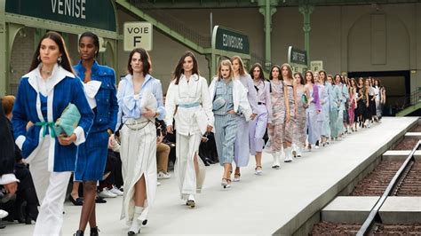 prix d'un haut chanel en chine